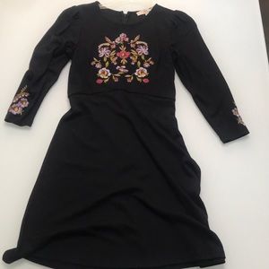 Embroidered front long sleeve dress